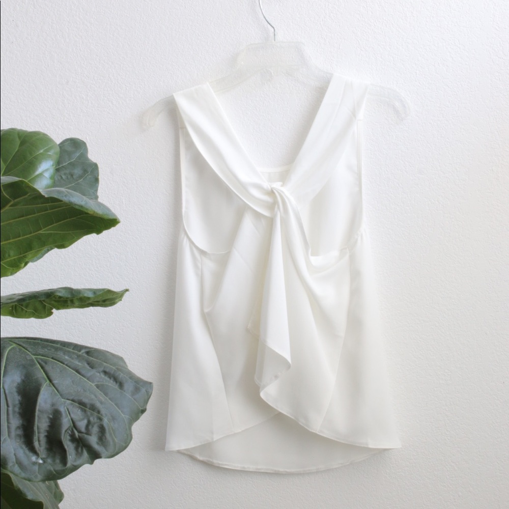 J. Roberts White Top Sz: M